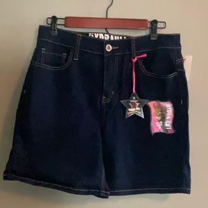 NWT Hydraulic  5 pocket High Rise Jean shorts, size 13.